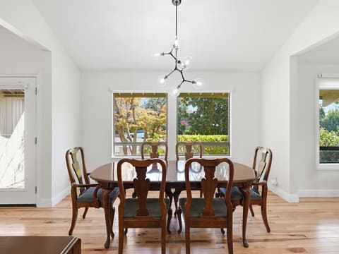 Photograph 7 of 3350 Mountain Oak Dr
