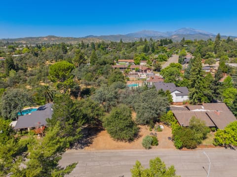 Photograph 41 of 3350 Mountain Oak Dr